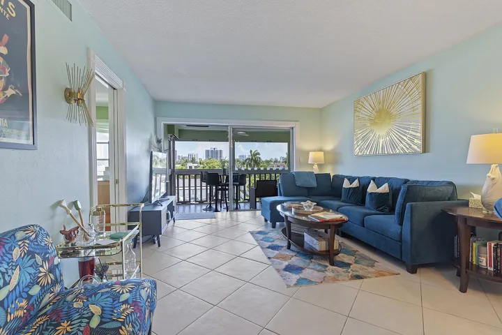 455 Paradise Isels Blvd - #404. -123