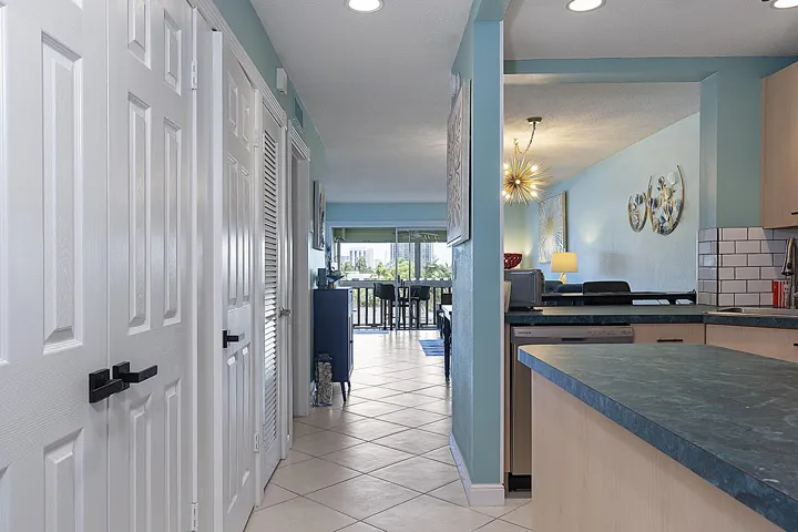 455 Paradise Isels Blvd - #404. -115