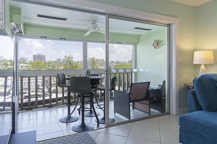 455 Paradise Isels Blvd - #404. -126