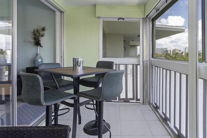 455 Paradise Isels Blvd - #404. -127