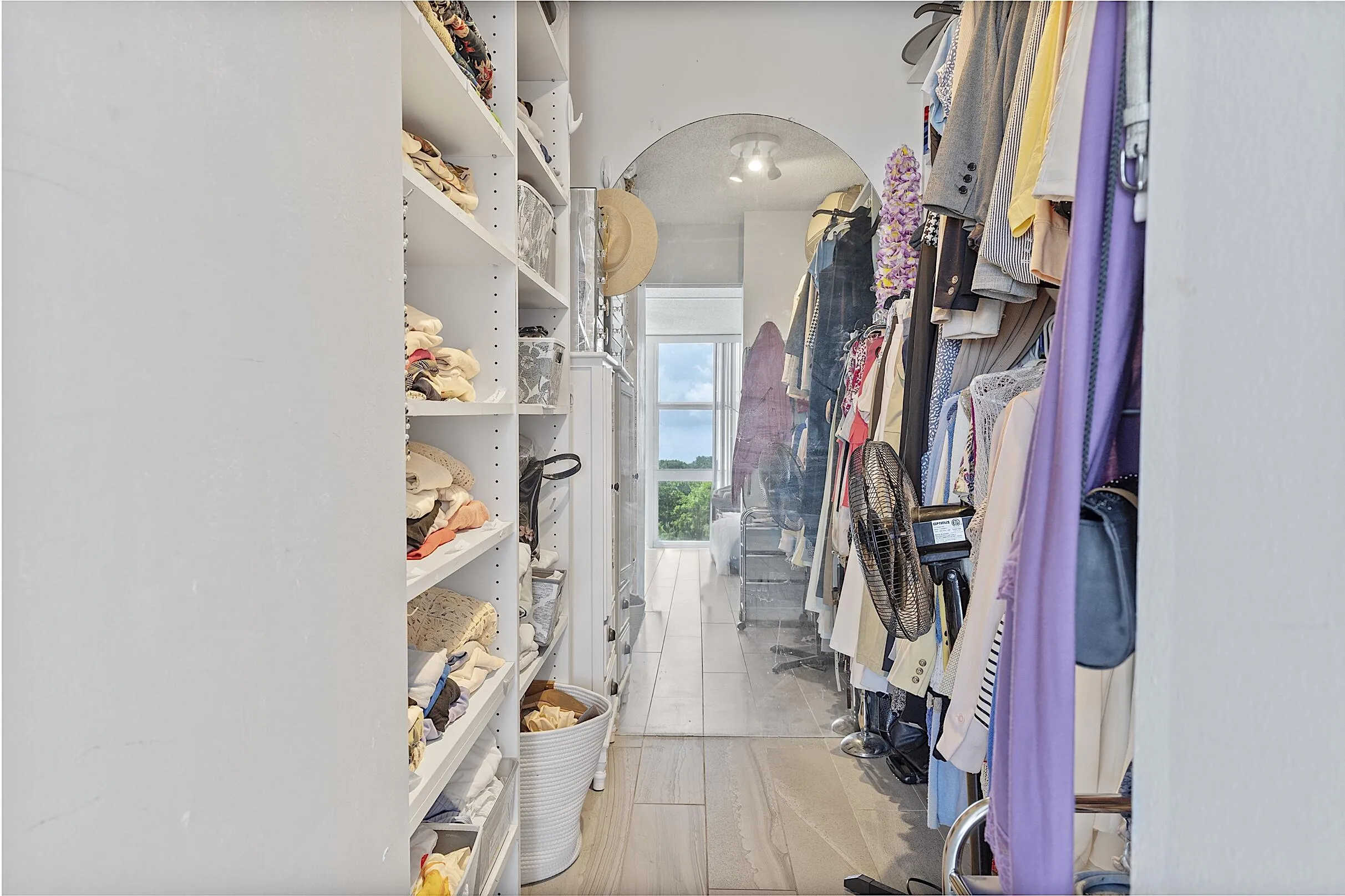Master Suite Walk In Closet