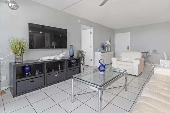 2841 N Ocean Blvd - #602 -010