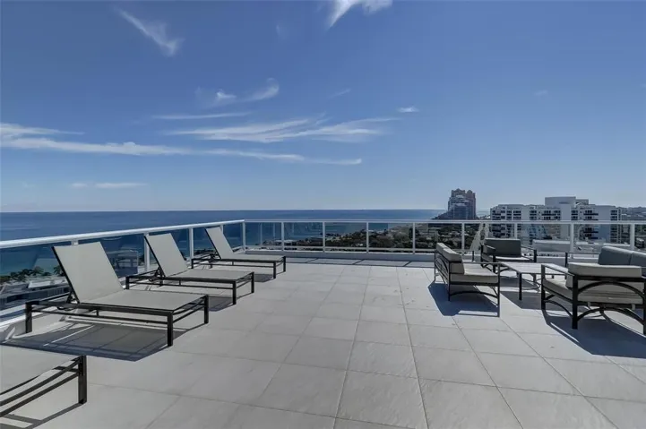 Rooftop Sun Deck