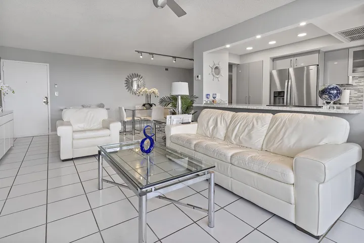 2841 N Ocean Blvd - #602 -011
