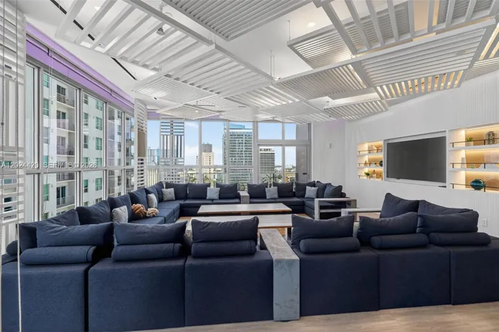 owners lounge