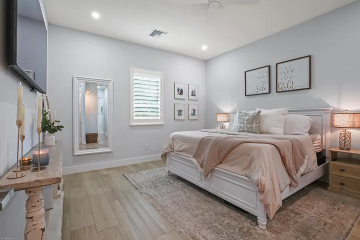 4255 79th Street 026