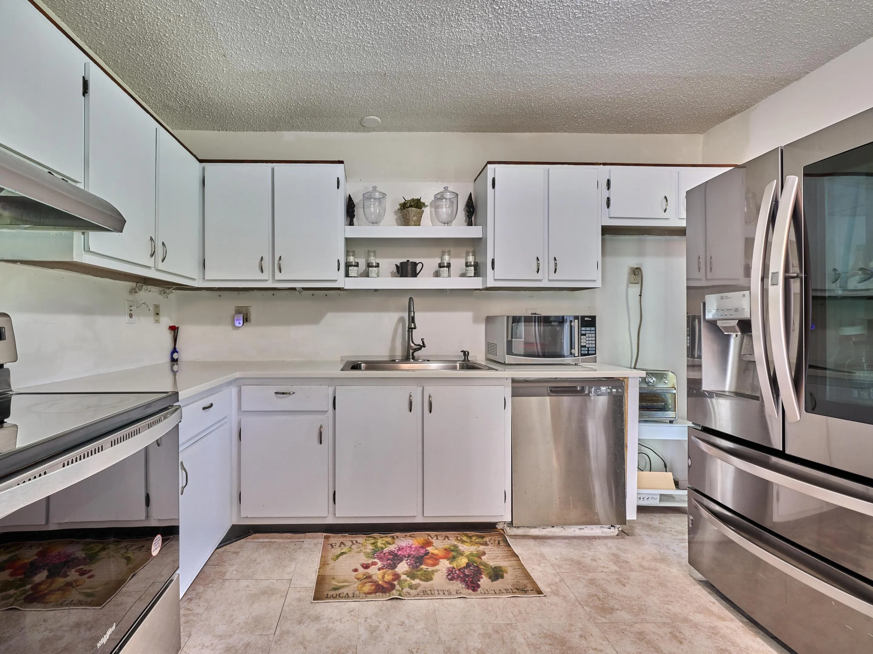 5197 Minto Rd Villa kitchen shot with al