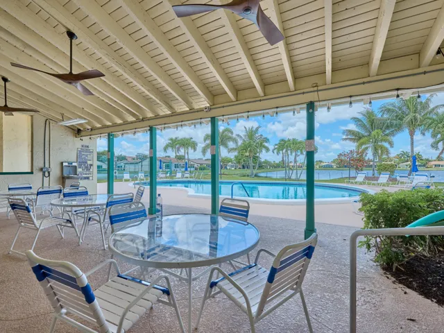 5197 Minto Rd villa under cover pool cha