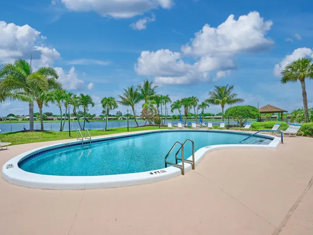 5197 Minto Rd villa sparkling pool shot