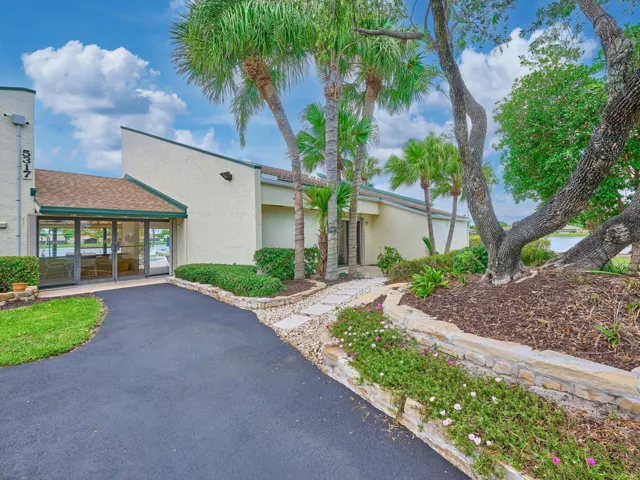 5197 Minto Rd Villa Exterior Clubhouse