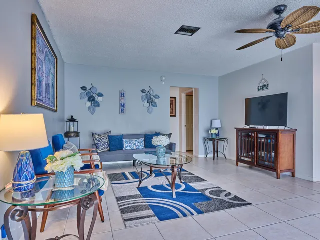 5197 Minto Villa Living Room Shot