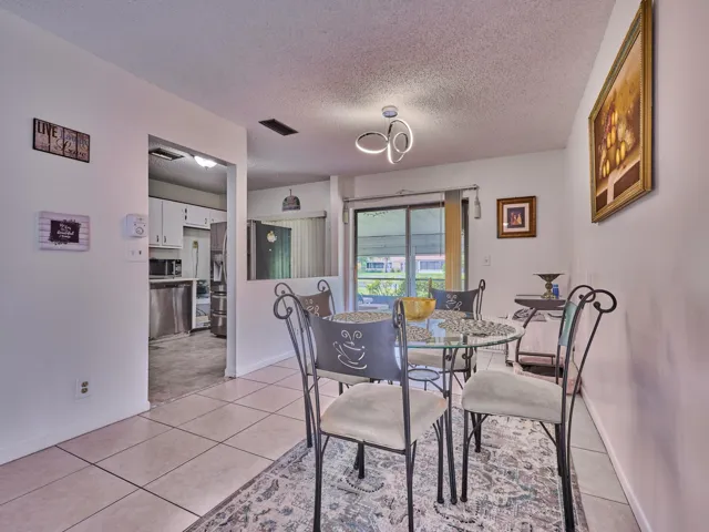 5197 Minto Villa Dining Room shot into k