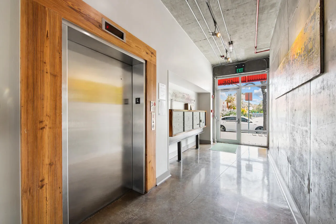lobby elevator