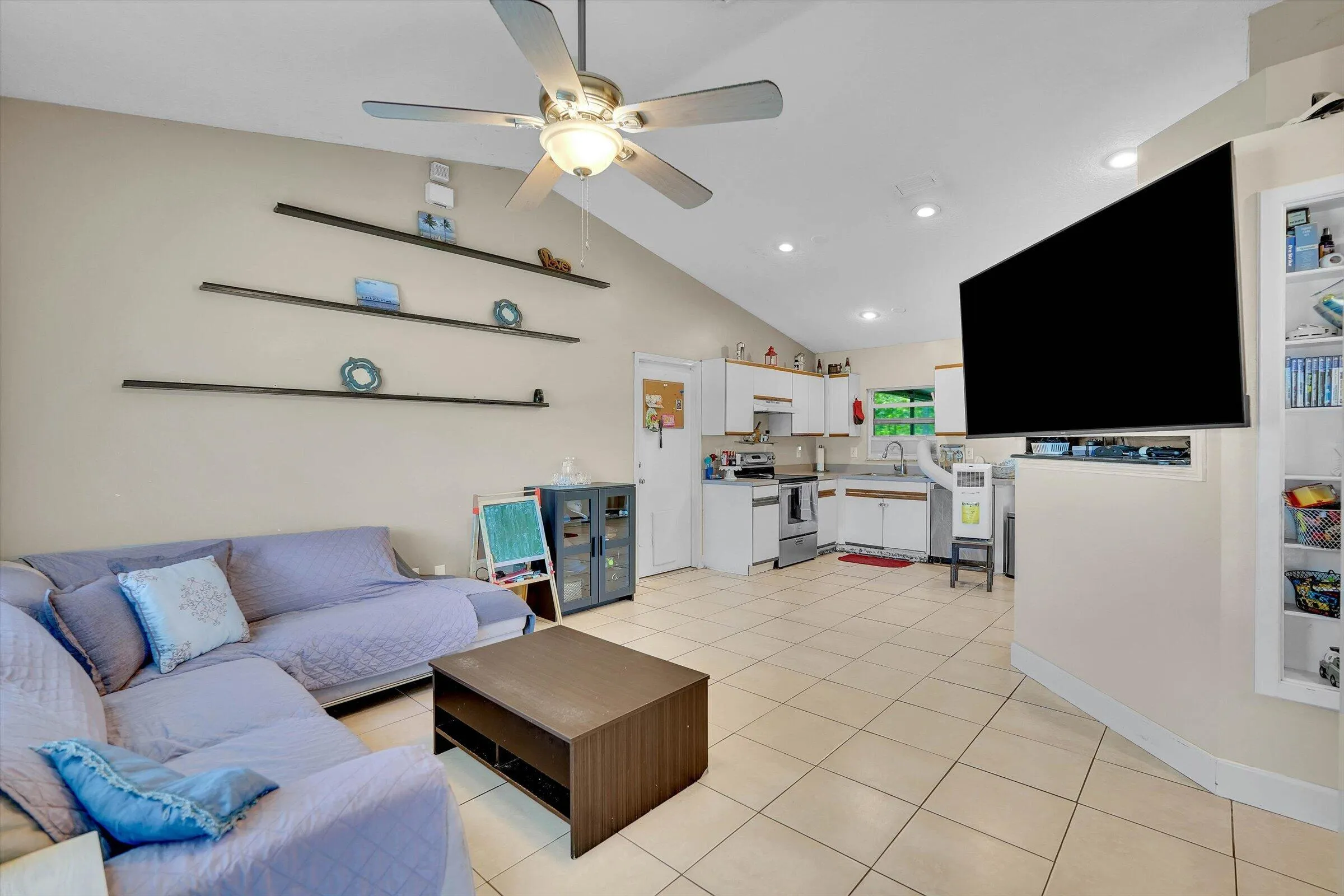 06-14844 63rd Ct N-6