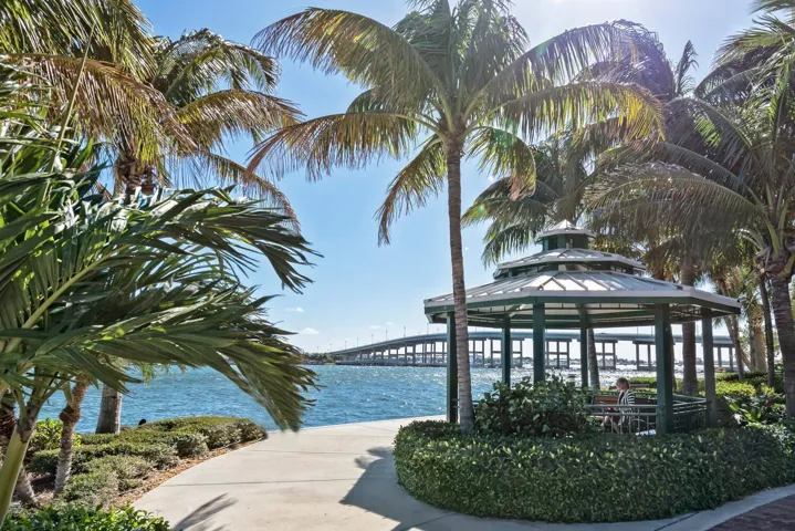2650 Lake Shore Dr Unit 1602-large-006-0