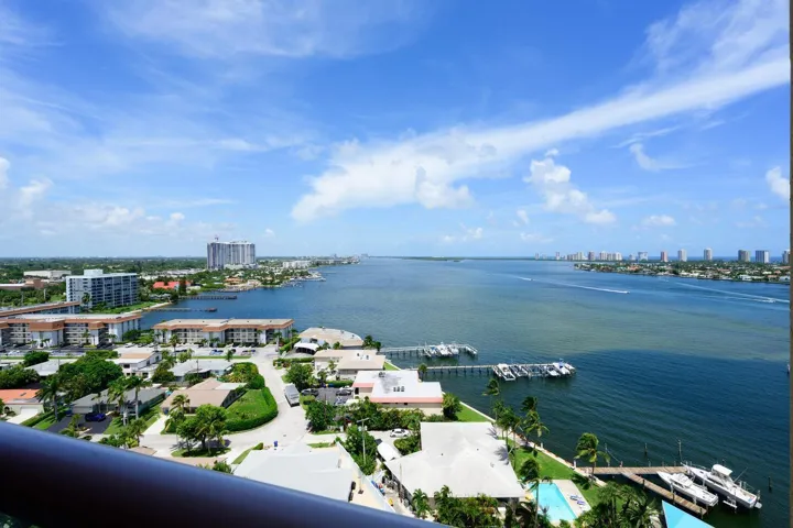 2650 Lake Shore Dr Unit 1602-large-021-0