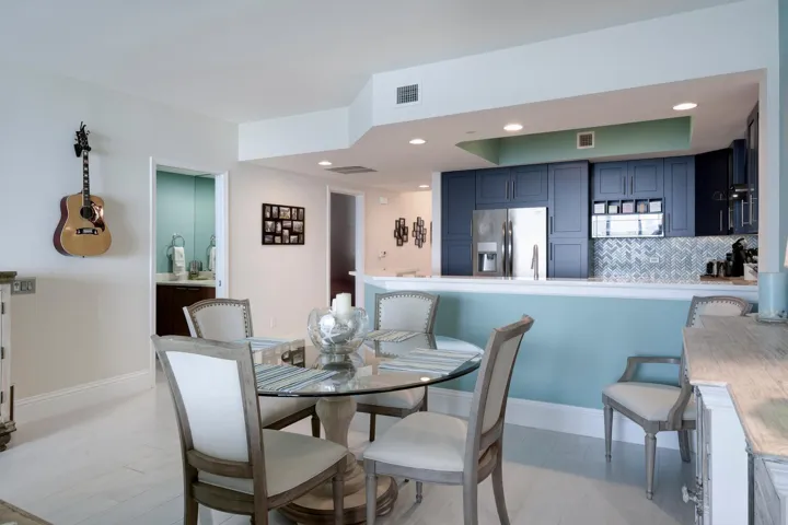 2650 Lake Shore Dr Unit 1602-large-023-0