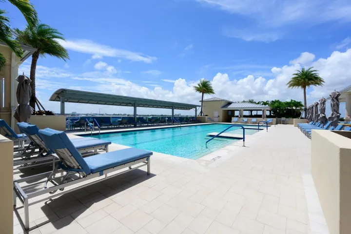 2650 Lake Shore Dr Unit 1602-large-032-0