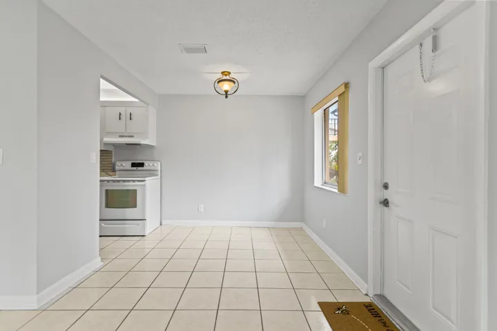 585A7562