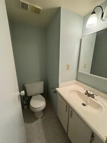 1/2 Bath