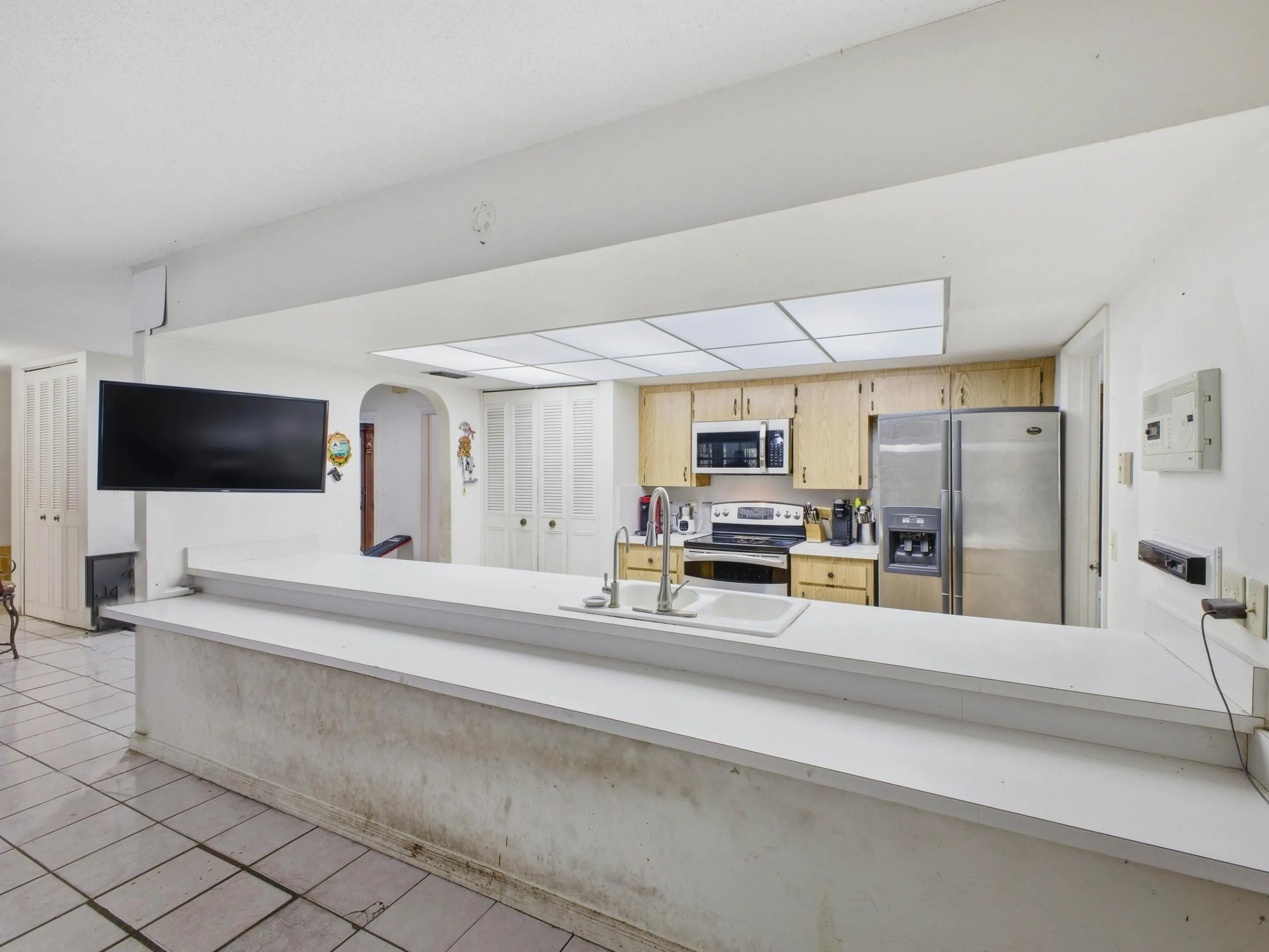Kitchen Breakfast Bar 2