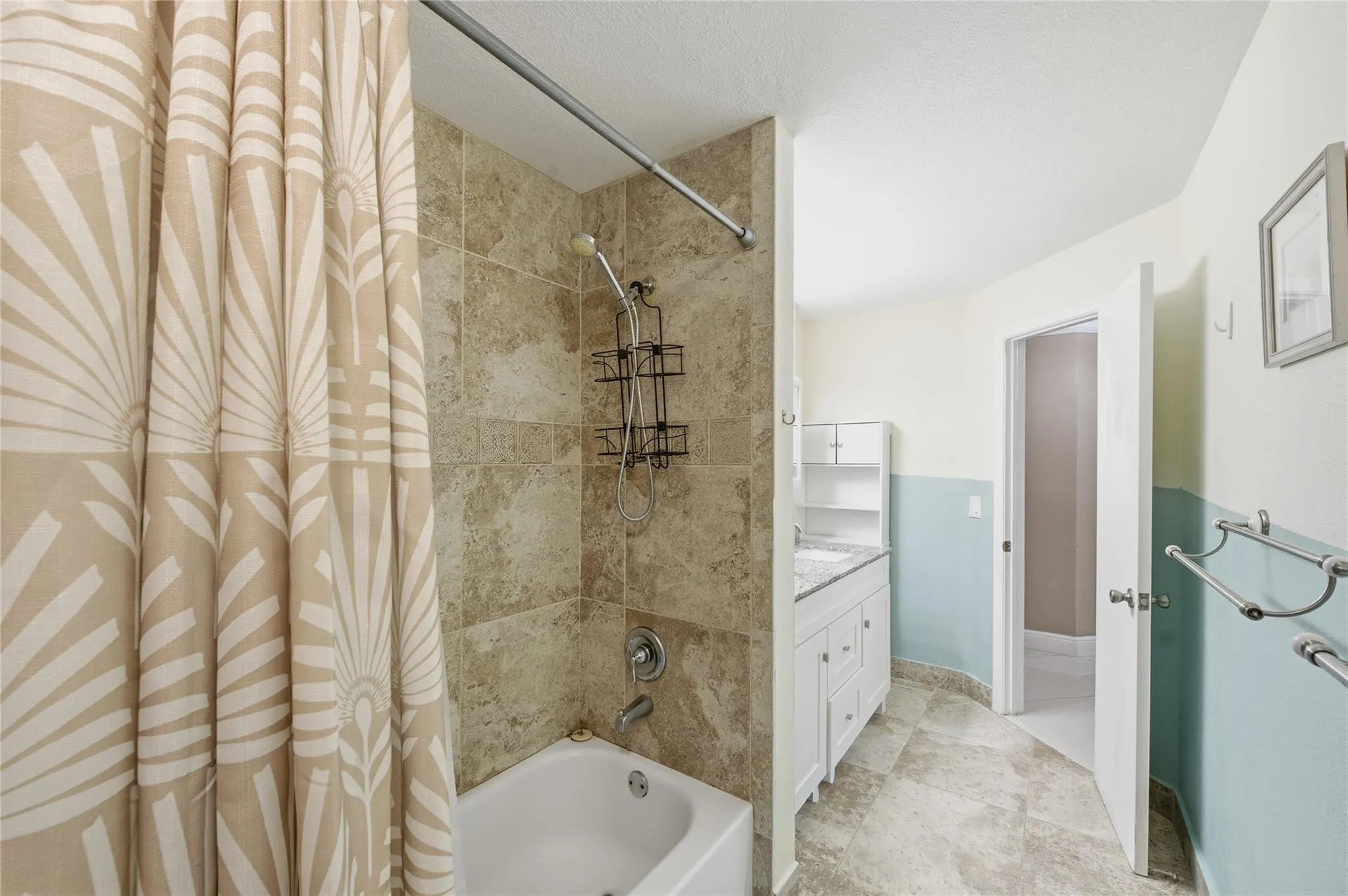 Guest bath 2