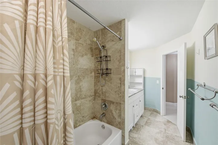 Guest bath 2