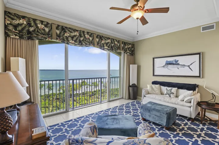 Look at the long-range views of intracoastal and boats coming and going right from your sunroom.