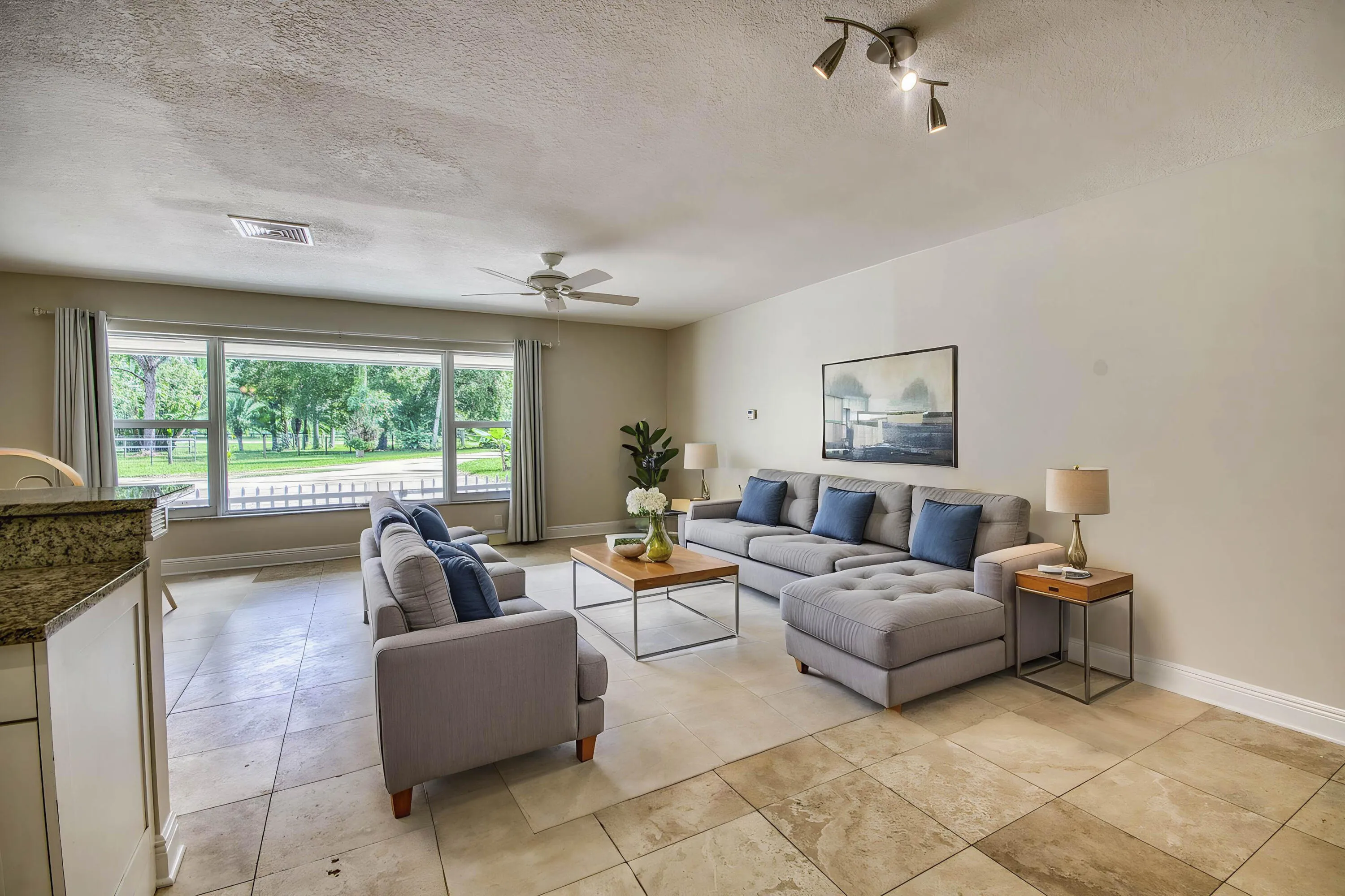 _IMG9700_HDR-living-B