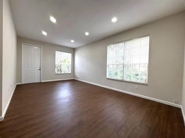 is3