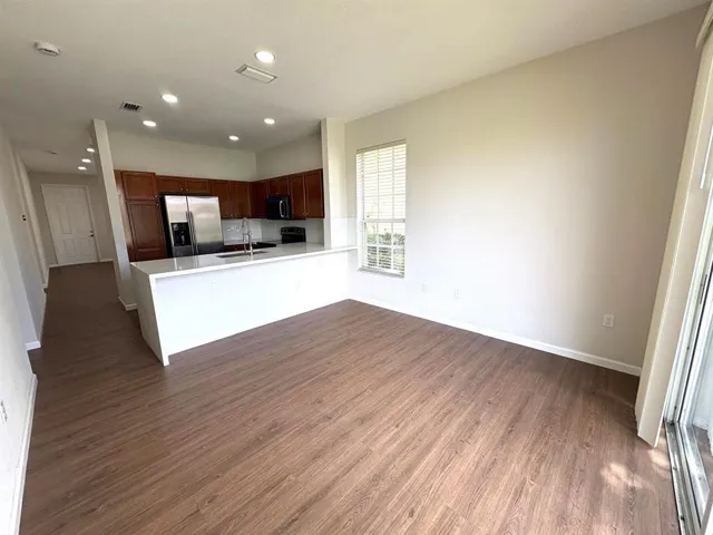 is10