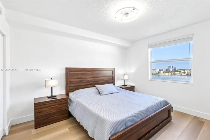 Brand New King Size Bedroom set