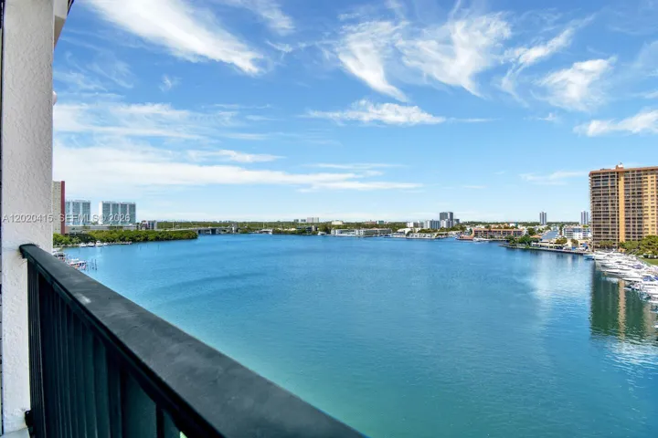 Gorgeous Intracoastal View