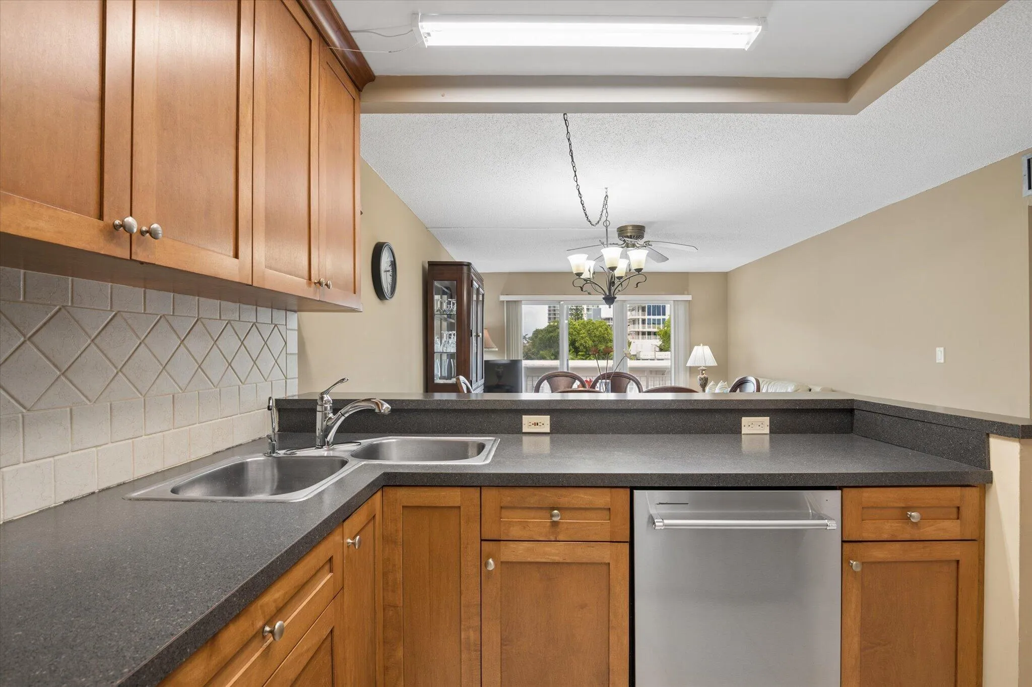 07-Carbonara-550 Bayshore Dr #314-7