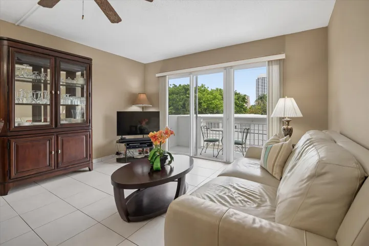 03-Carbonara-550 Bayshore Dr #314-3