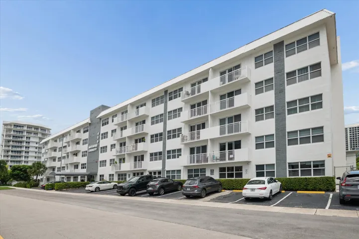 18-550 Bayshore Dr-Front