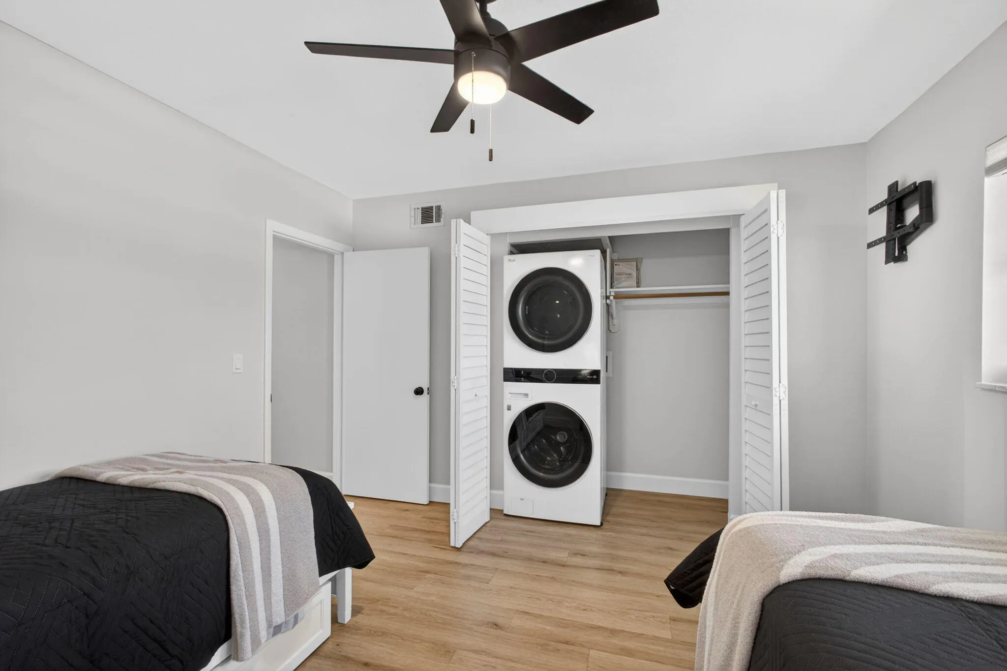 24-web-or-mls-5D1A0360