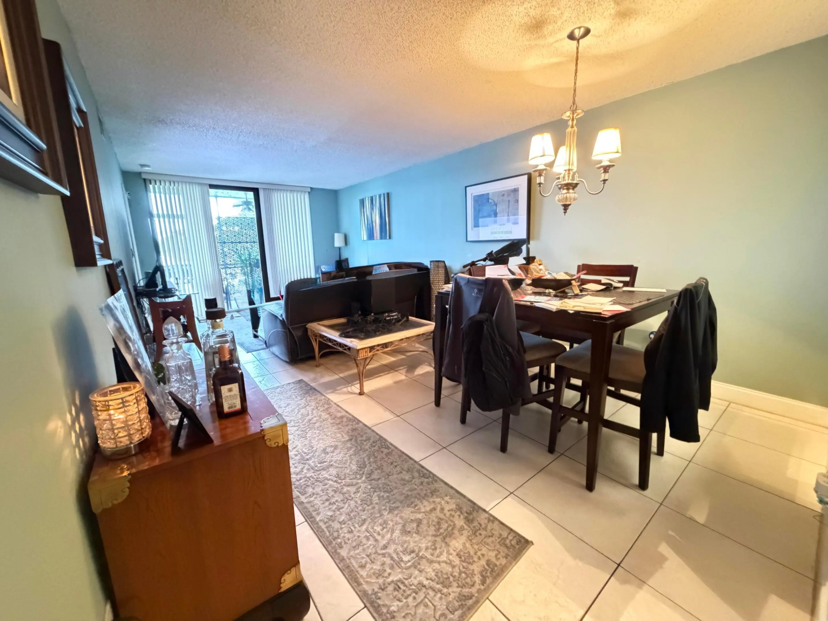 Breakfast Area - Kitchen