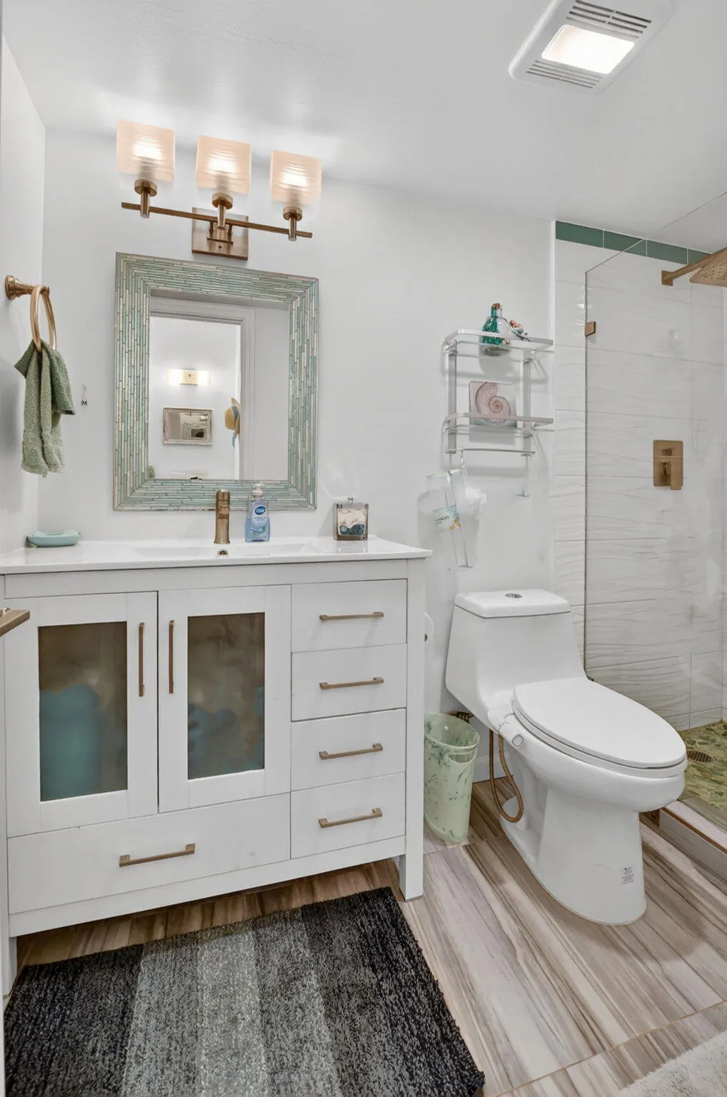 2nd Bathroom
