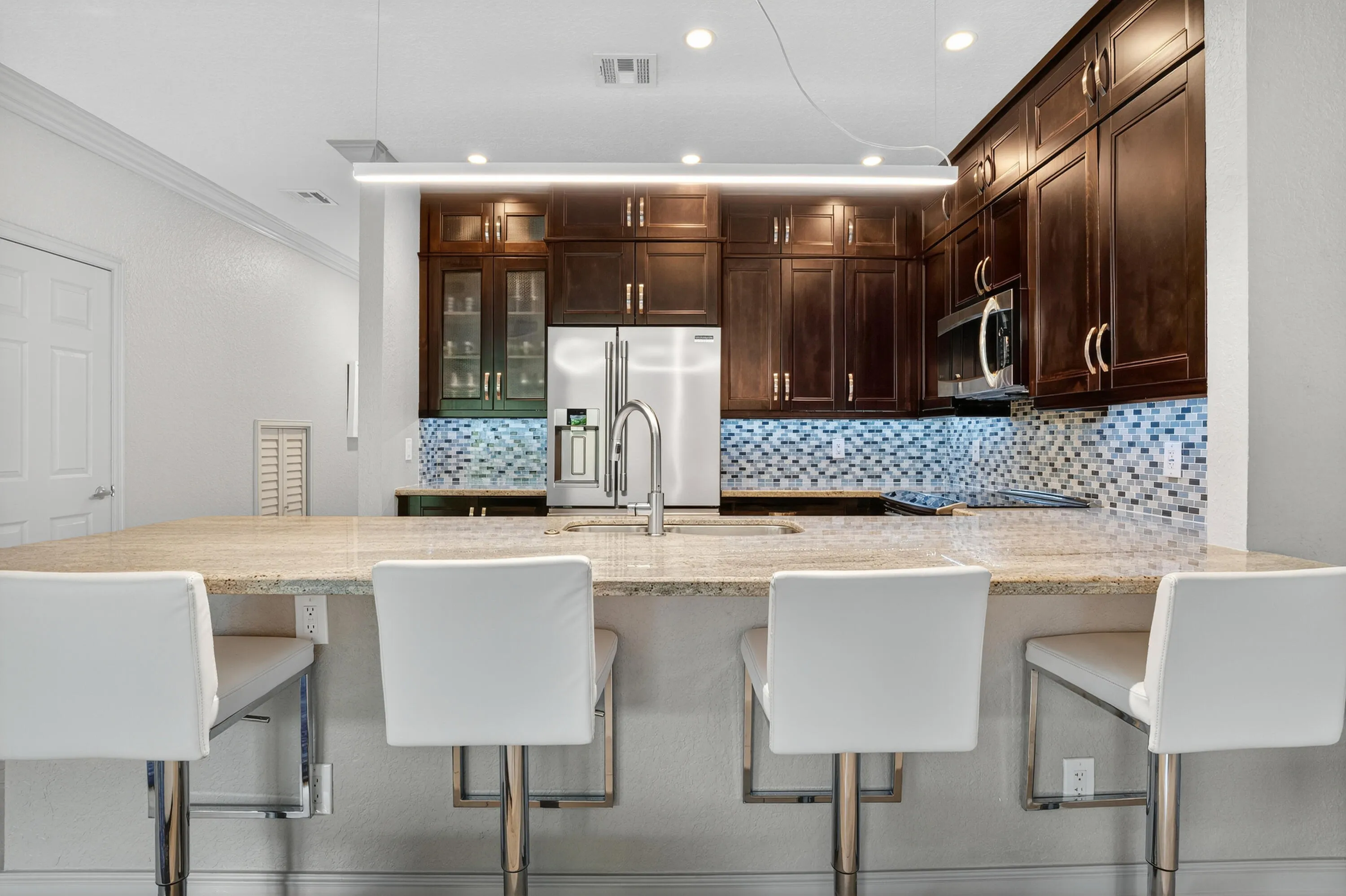 Oversized Breakfast Bar