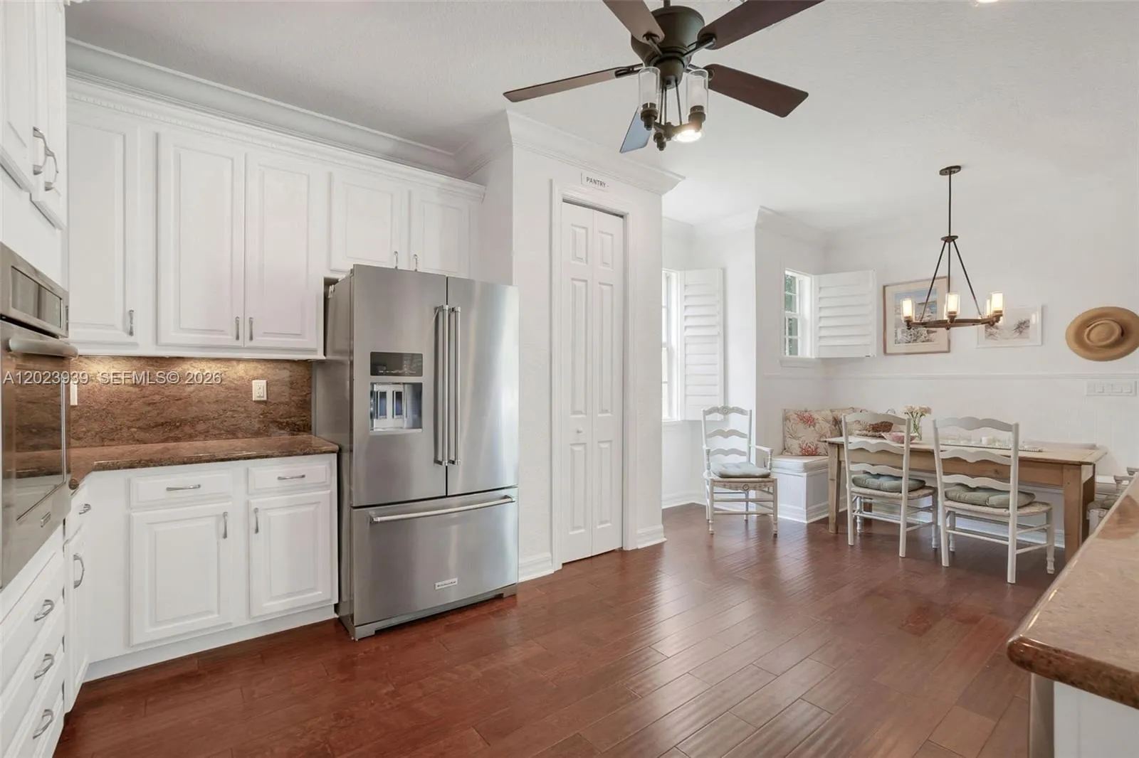 Kitchen Dining Area