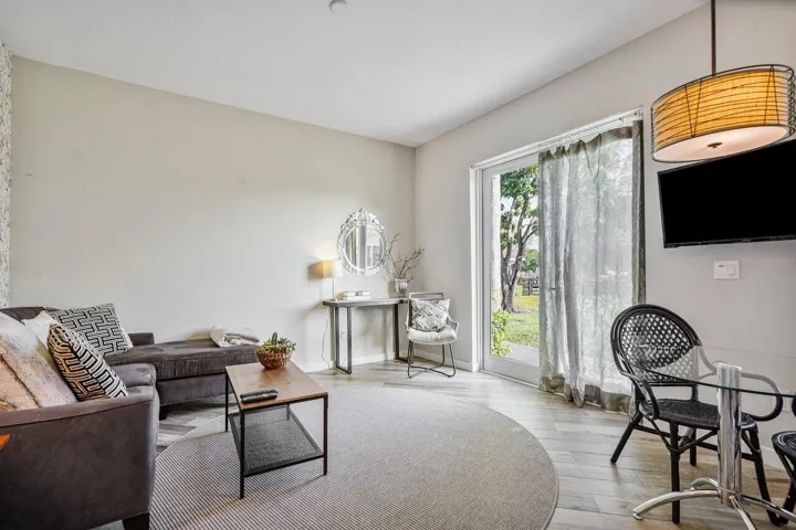 020-1382ClydesdaleAvenue-Wellington-FL-3