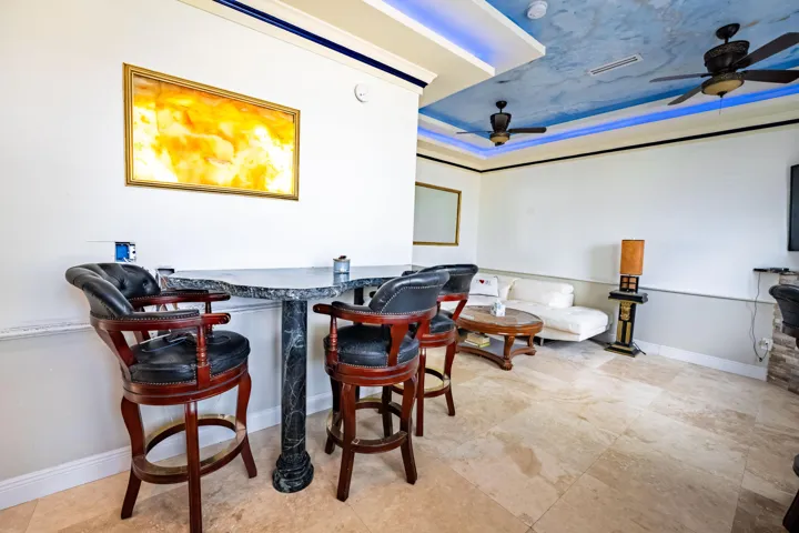 Eat-In Dining