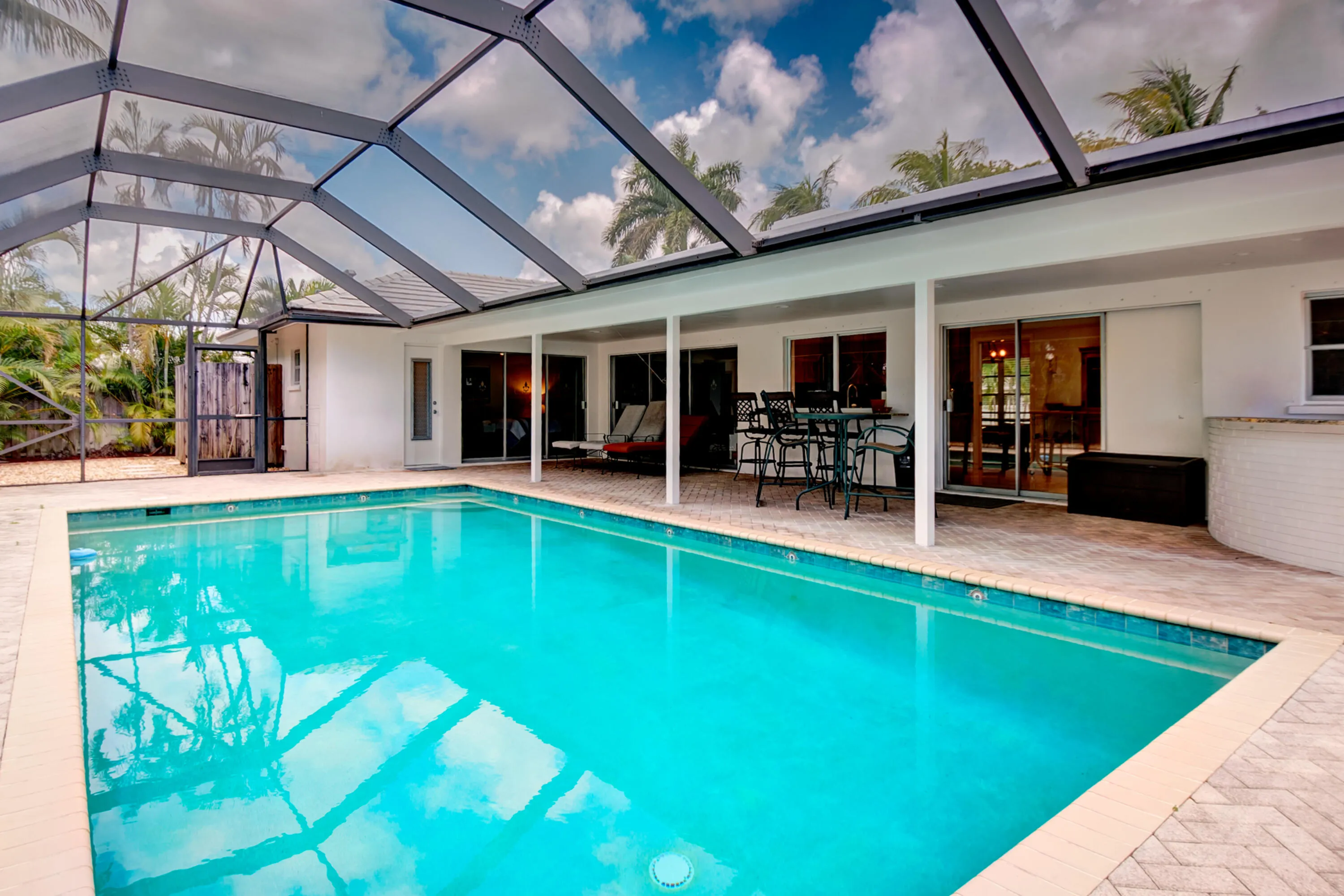 Screened-in Pool