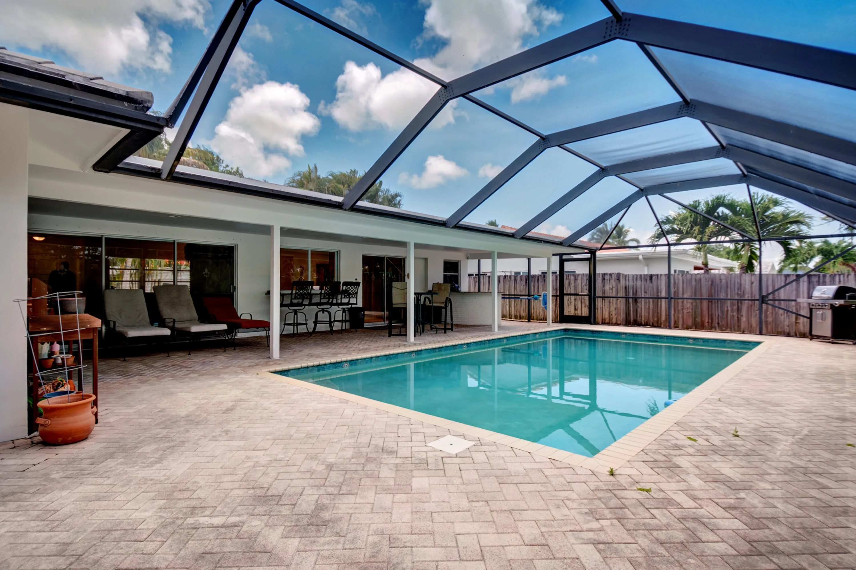 Screened-in Pool