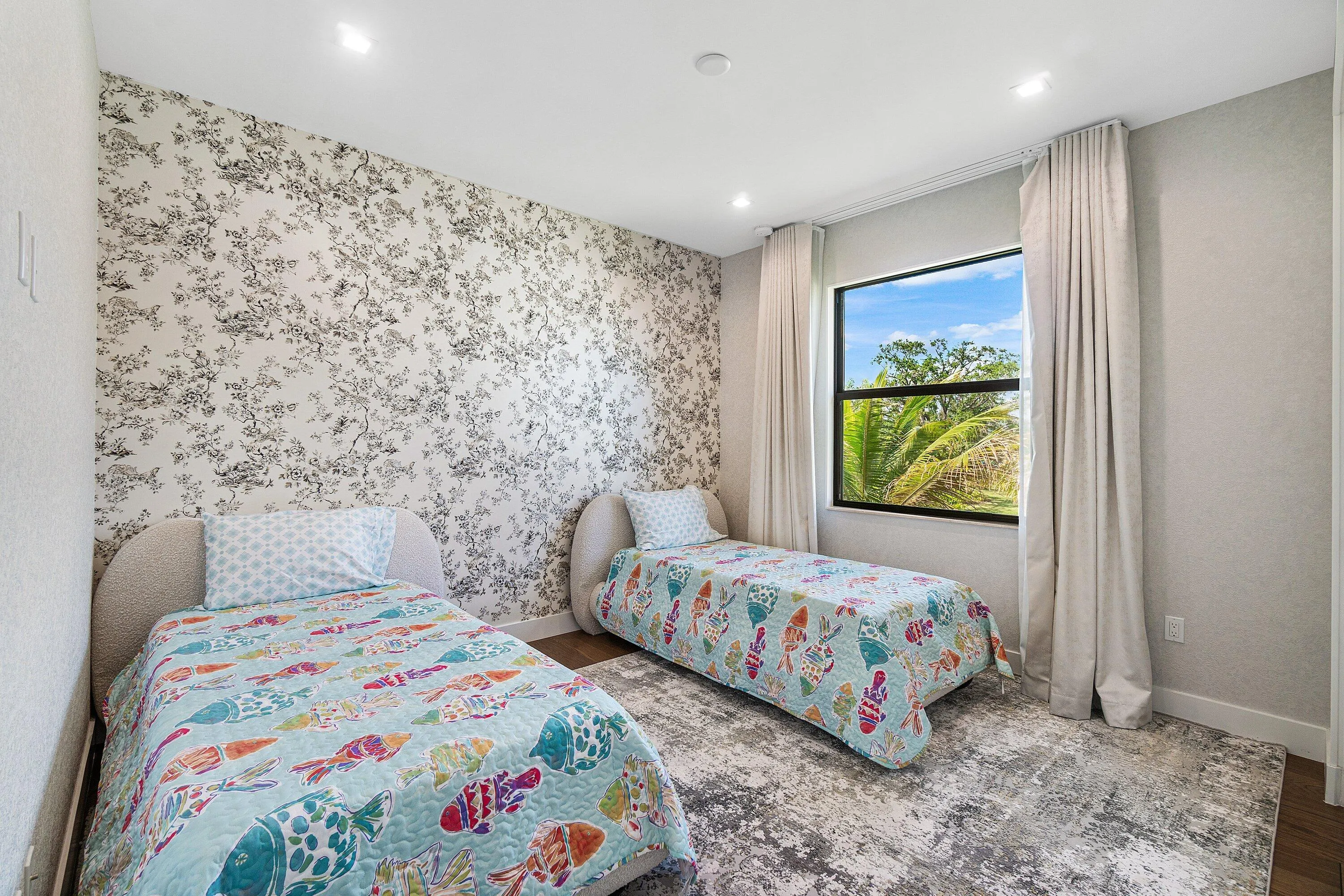 049-8233CrystalDownsAvenue-BocaRaton-FL-