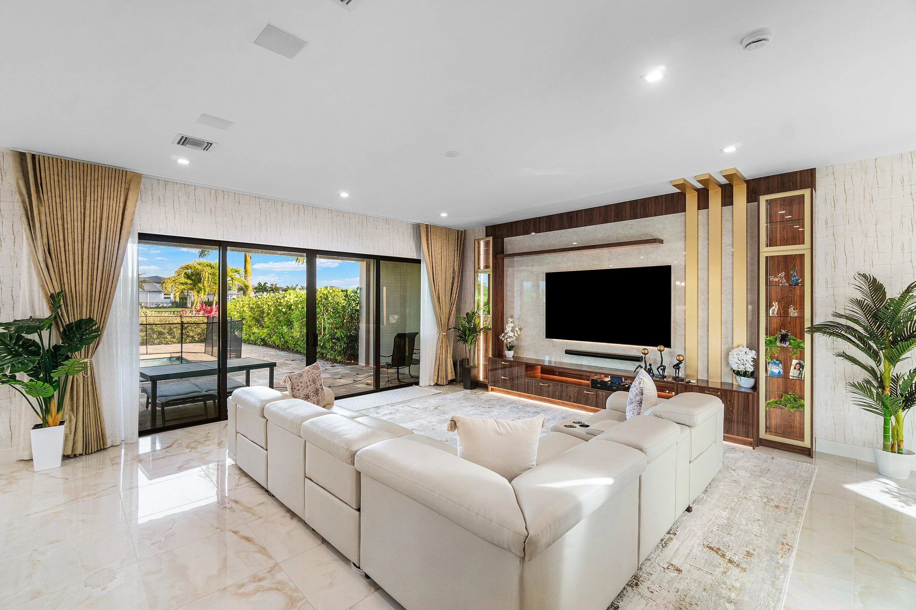 010-8233CrystalDownsAvenue-BocaRaton-FL-
