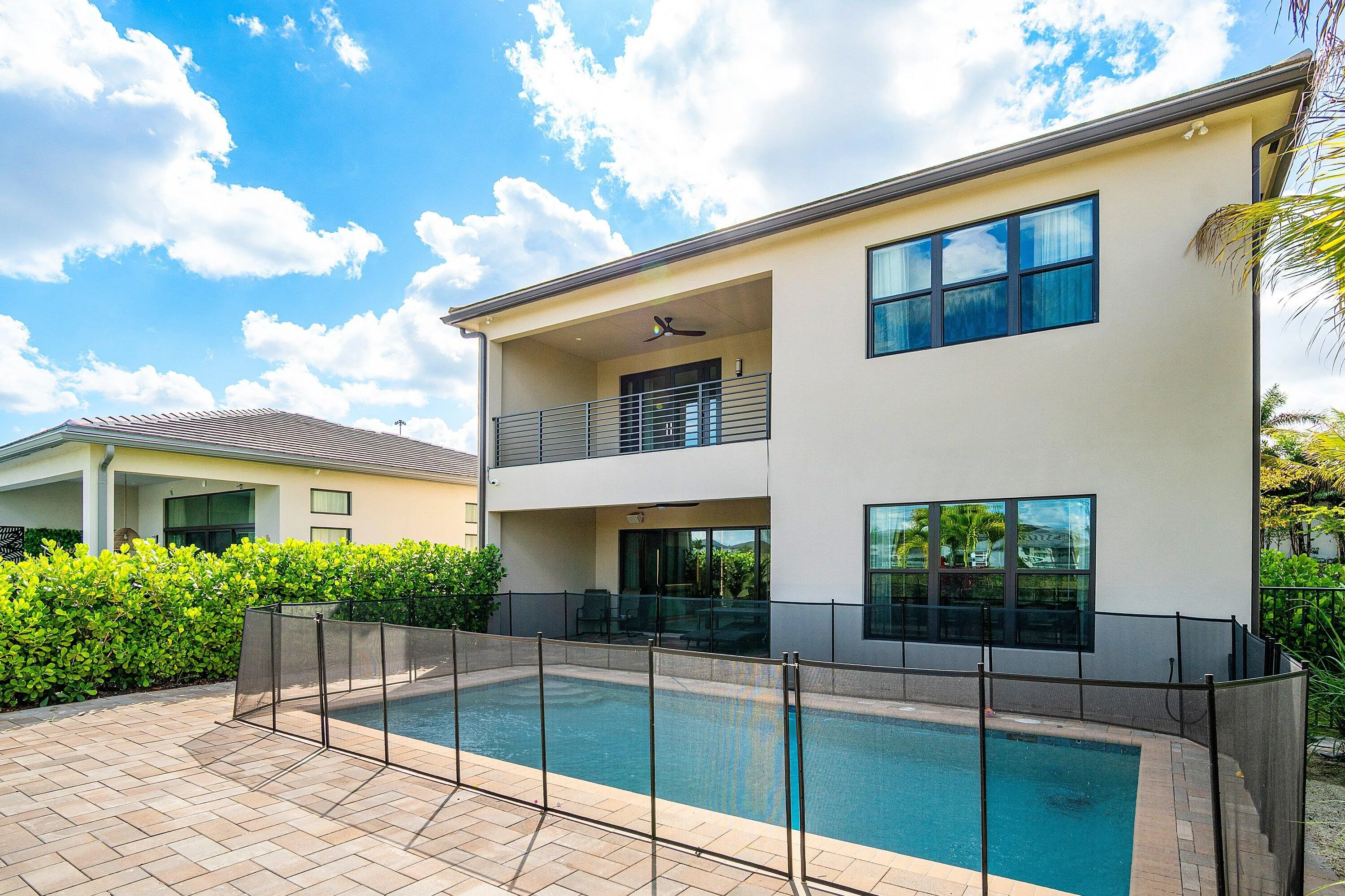 053-8233CrystalDownsAvenue-BocaRaton-FL-