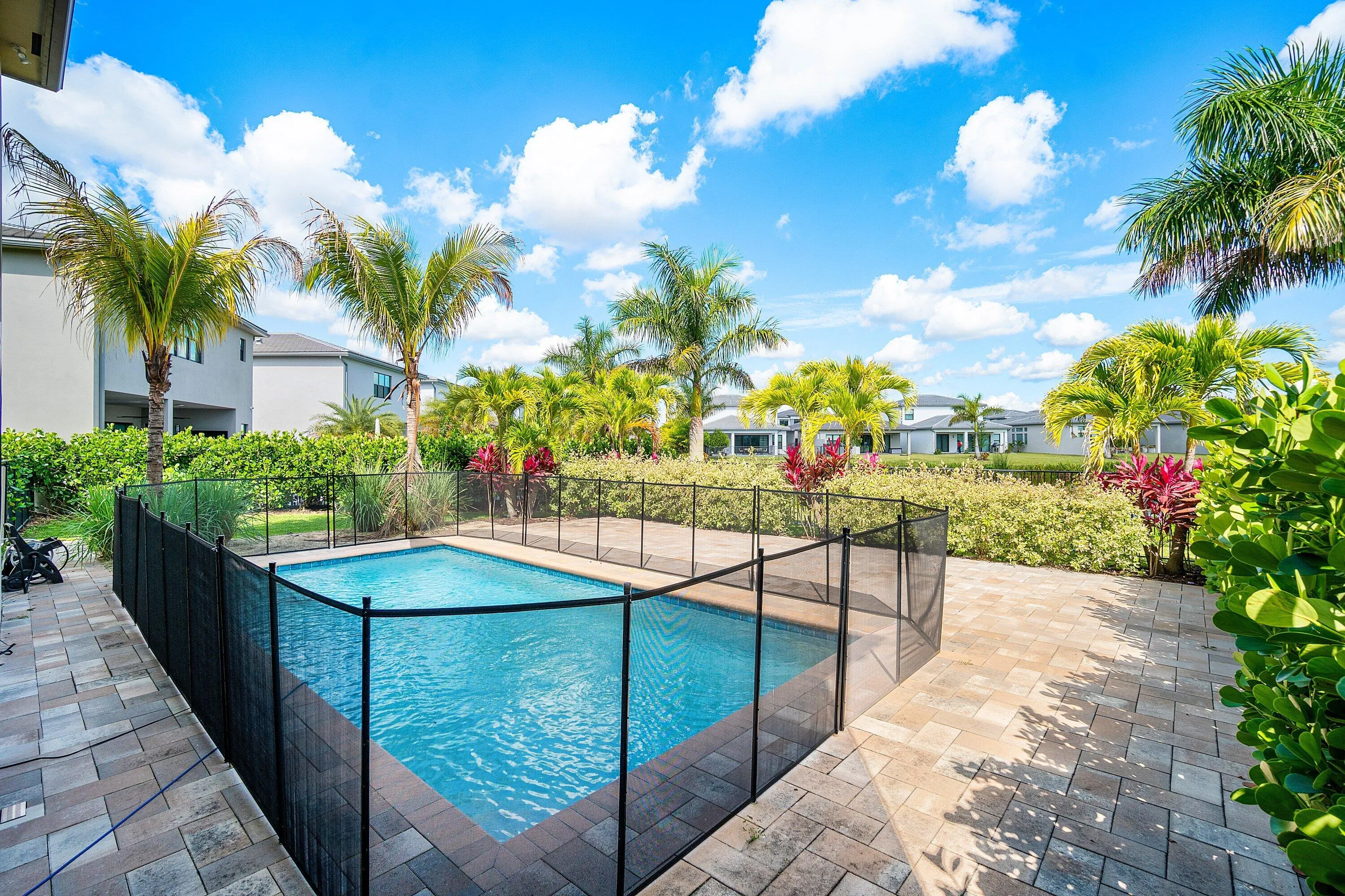 050-8233CrystalDownsAvenue-BocaRaton-FL-