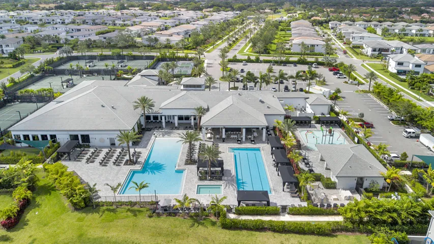 Club House/Pools